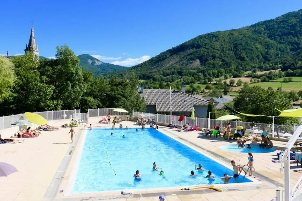 Joli appartement T2 au village de Rochebrune 05190 France