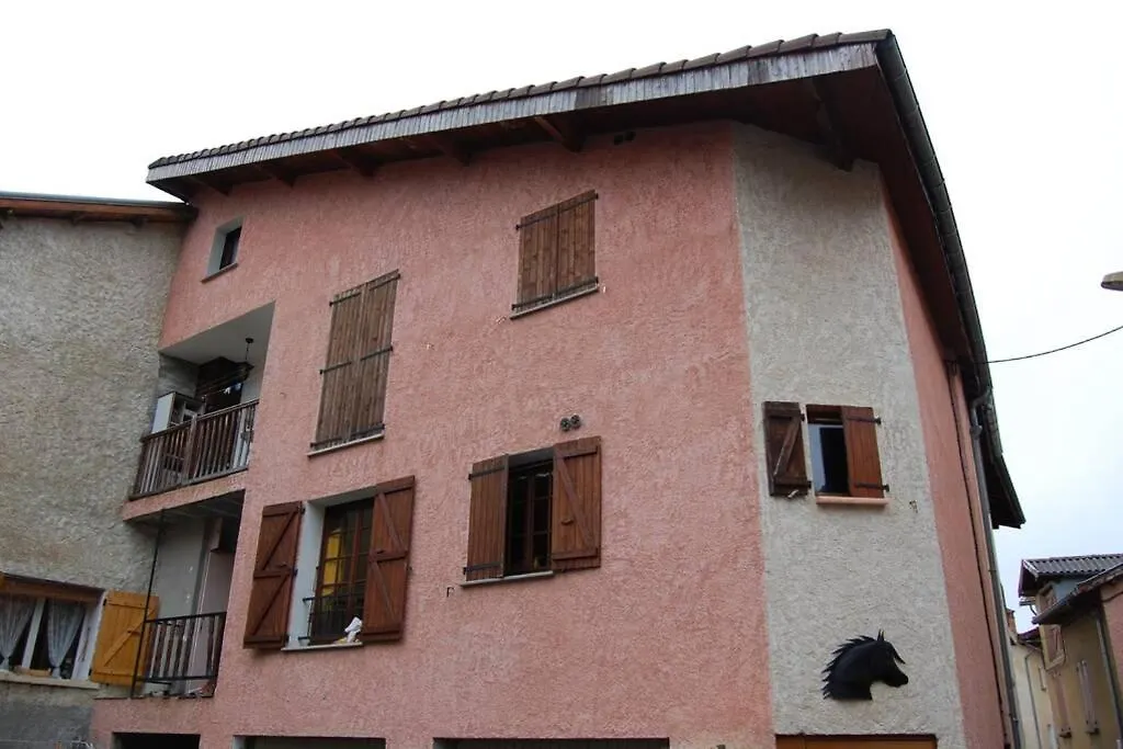 Joli Appartement T2 Au Village De Rochebrune 05190 Apartment Rochebrune (Hautes-Alpes)